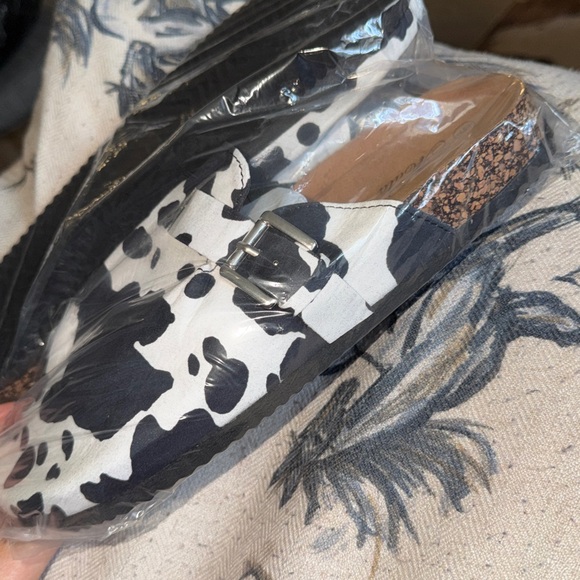 NEW MATA Black Cow Print Mules Happy Faces size 9 - Picture 4 of 4